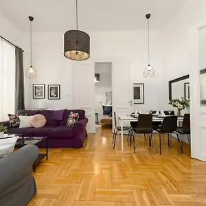 Apartmán Black & White At Nyugati Station - 3 Separate Br, Budapešť