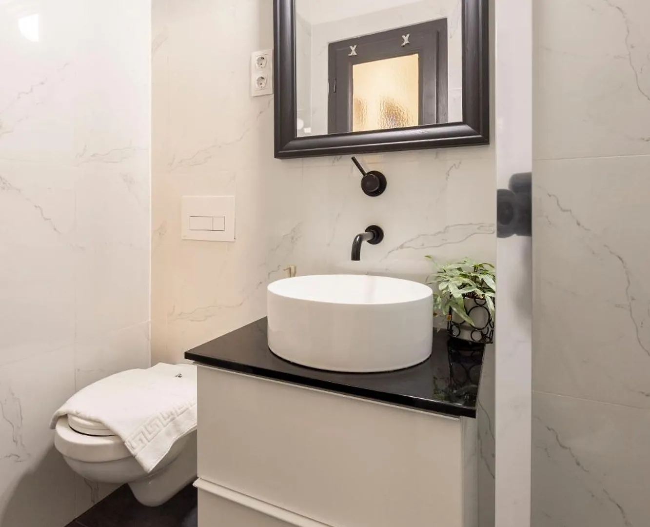 Central Bp Superior Apartment With 2Bedrm, 2Bathroom Budapeszt